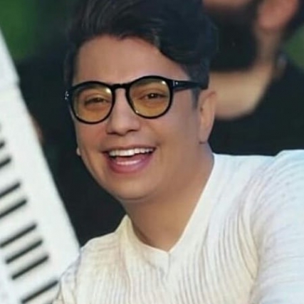 دانلود آهنگ محسن ابراهیم زاده عطر تو Mohsen Ebrahimzade Music fa.com دانلود آهنگ محسن ابراهیم زاده عطر تو