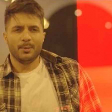 دانلود آهنگ تورو با هیشکی عوض نمیکنم امیر نامور Amir Namvar Toro Ba Hichki Avaz Nemikonam Music fa.com دانلود آهنگ تورو با هیشکی عوض نمیکنم امیر نامور