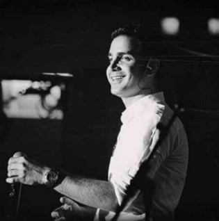 دانلود آهنگ محسن یگانه هیچکی نمیتونه بفهمه